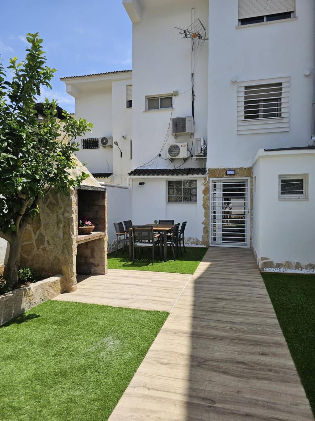 Nuevo Apartamento Moderno En Benicasim Con Terraza Y A Minutos De La Playa Benicàssim Kültér fotó